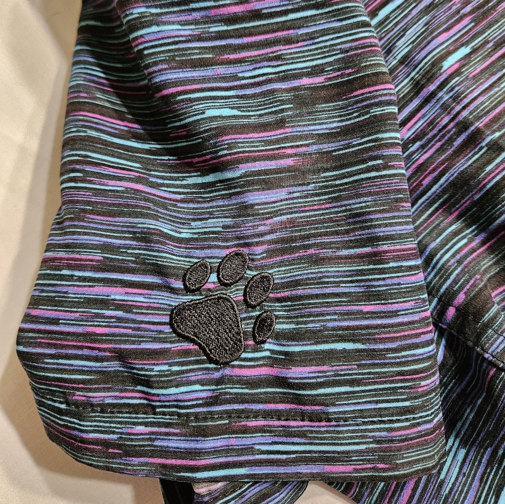 Multi-color scrub top - Picture 3 of 5